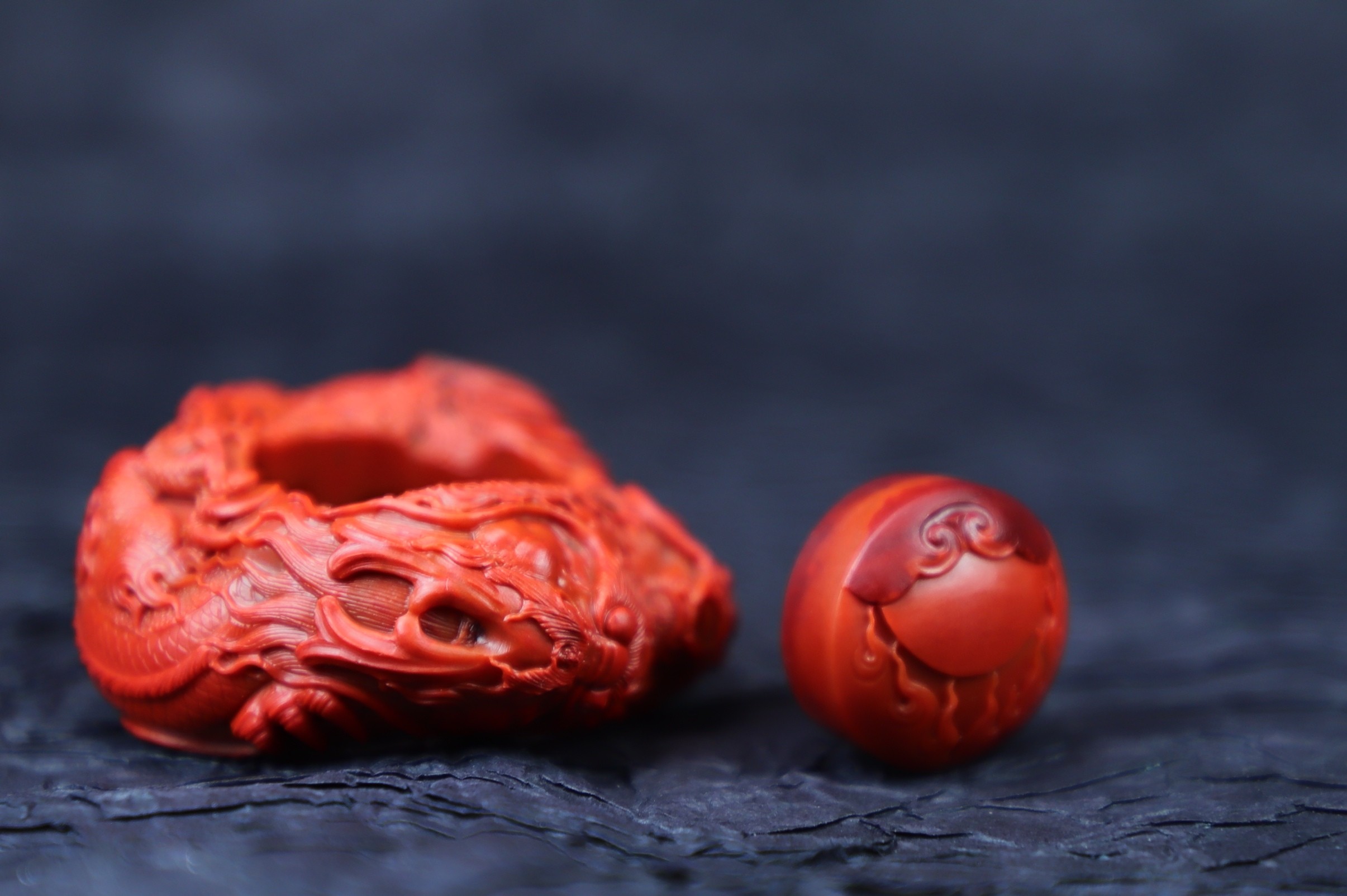 凉山南红玛瑙九口铁皮鸡血包浆雕刻吊坠挂件扳指手把件龙