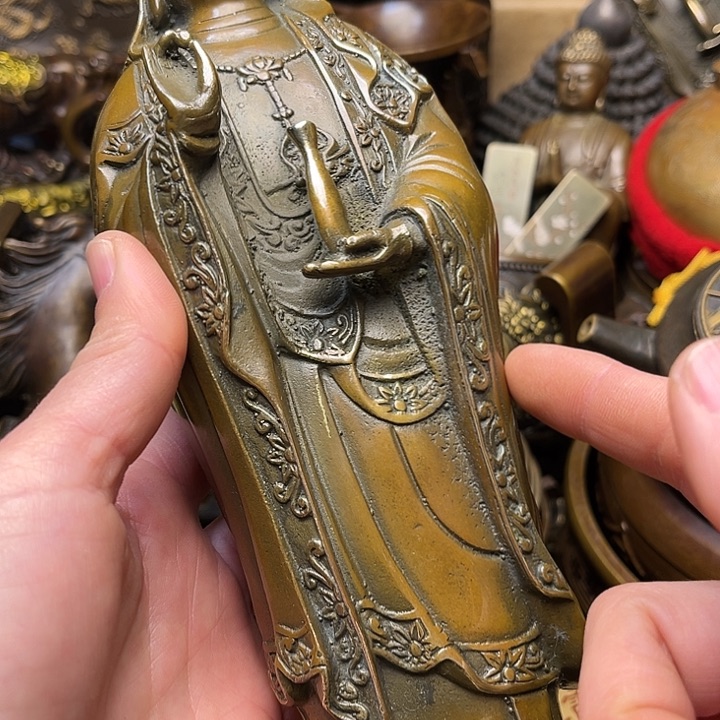 精美铜器批发档口