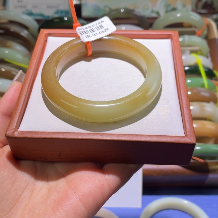 和田玉未镶嵌手镯54