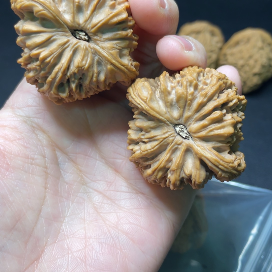 文玩核桃吊坠?****南疆石