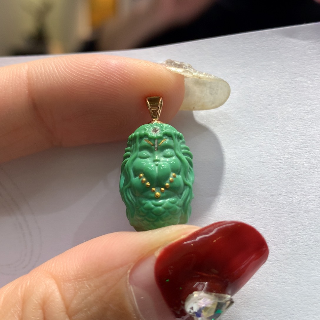 绿松石吊坠18K金镶嵌