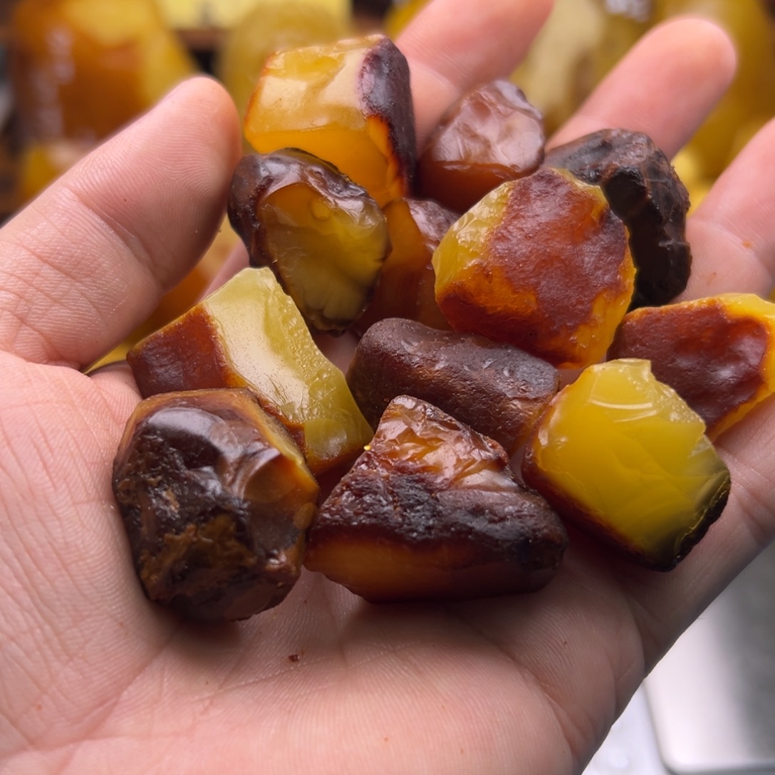 东***风定制琥珀未镶嵌琥珀蜜蜡