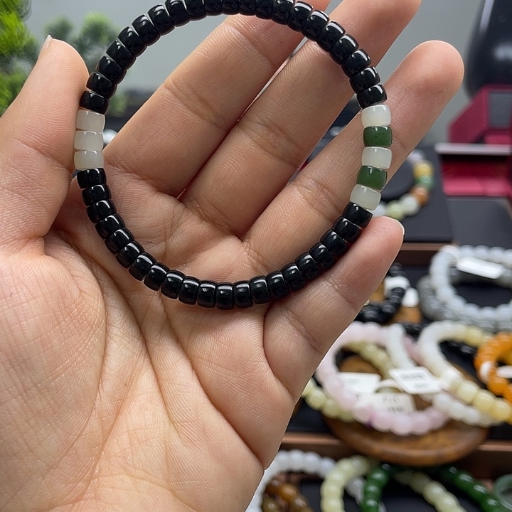 和田玉未镶嵌手串