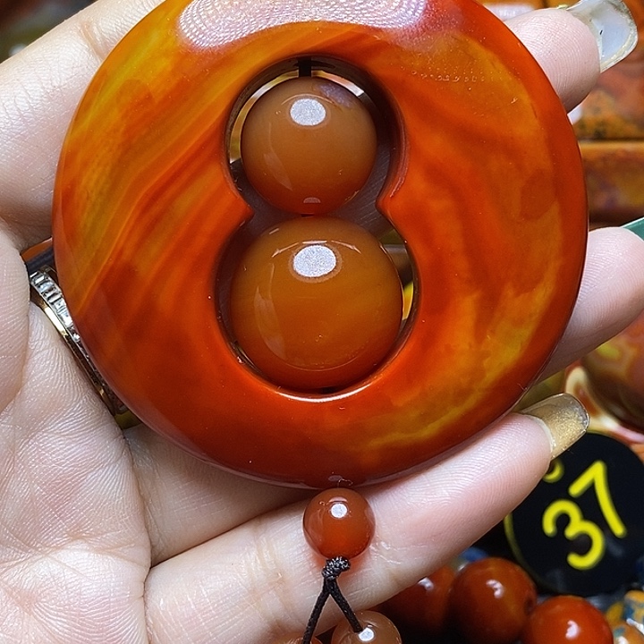 多***多玛瑙/玉髓未镶嵌颈饰