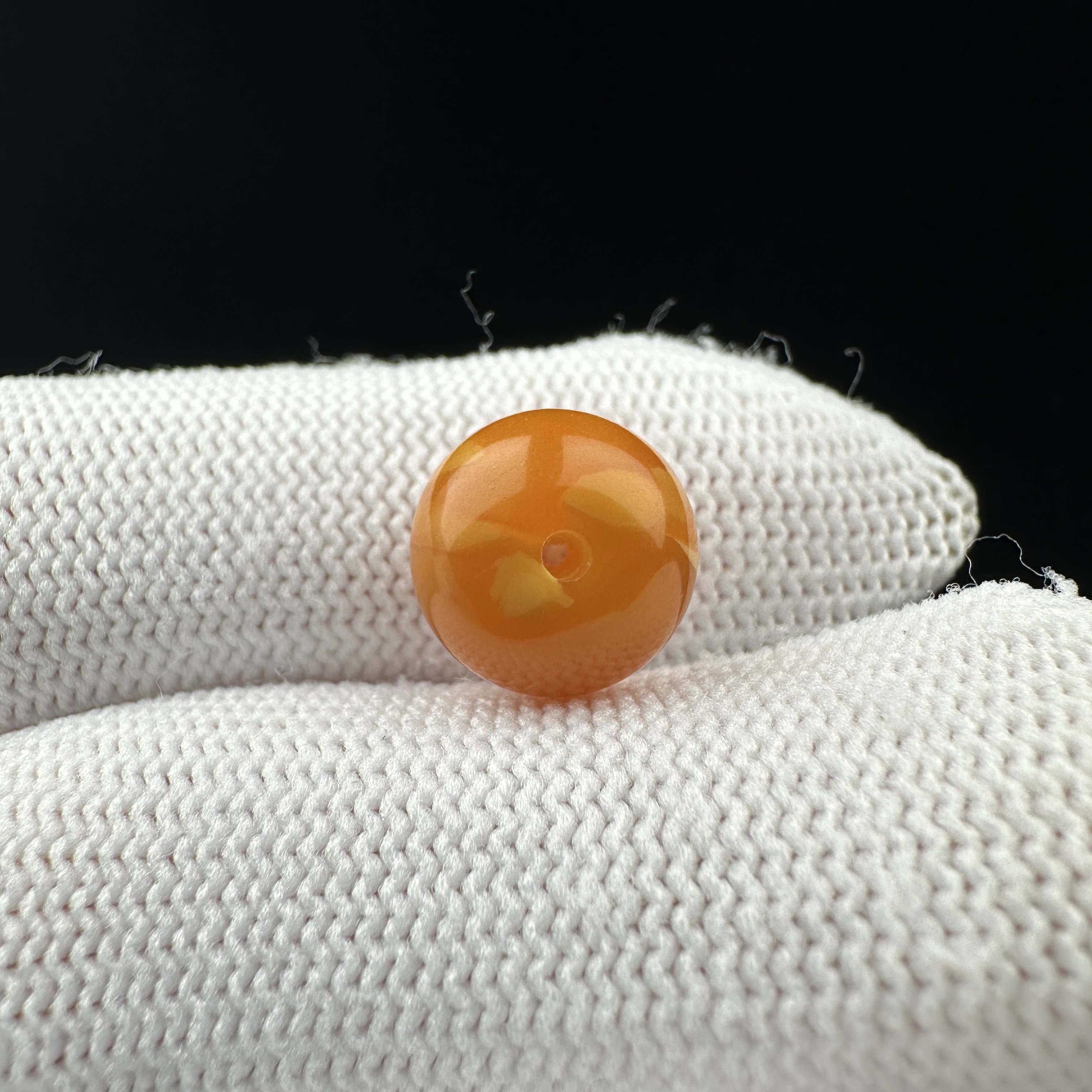 K1252天然原矿蜜蜡 鸡油红扣子10.8*9mm支持复检假一罚十