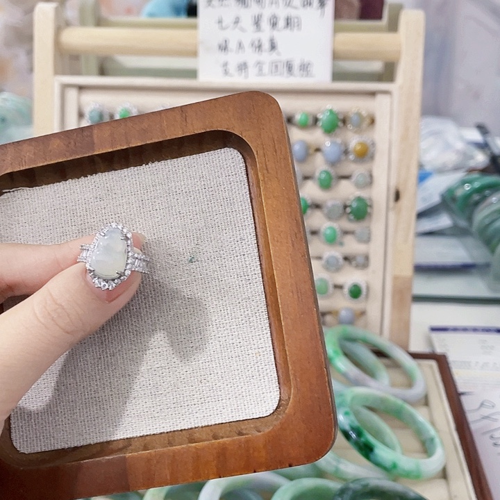 翡翠未镶嵌颈饰天然翡翠Ａ货