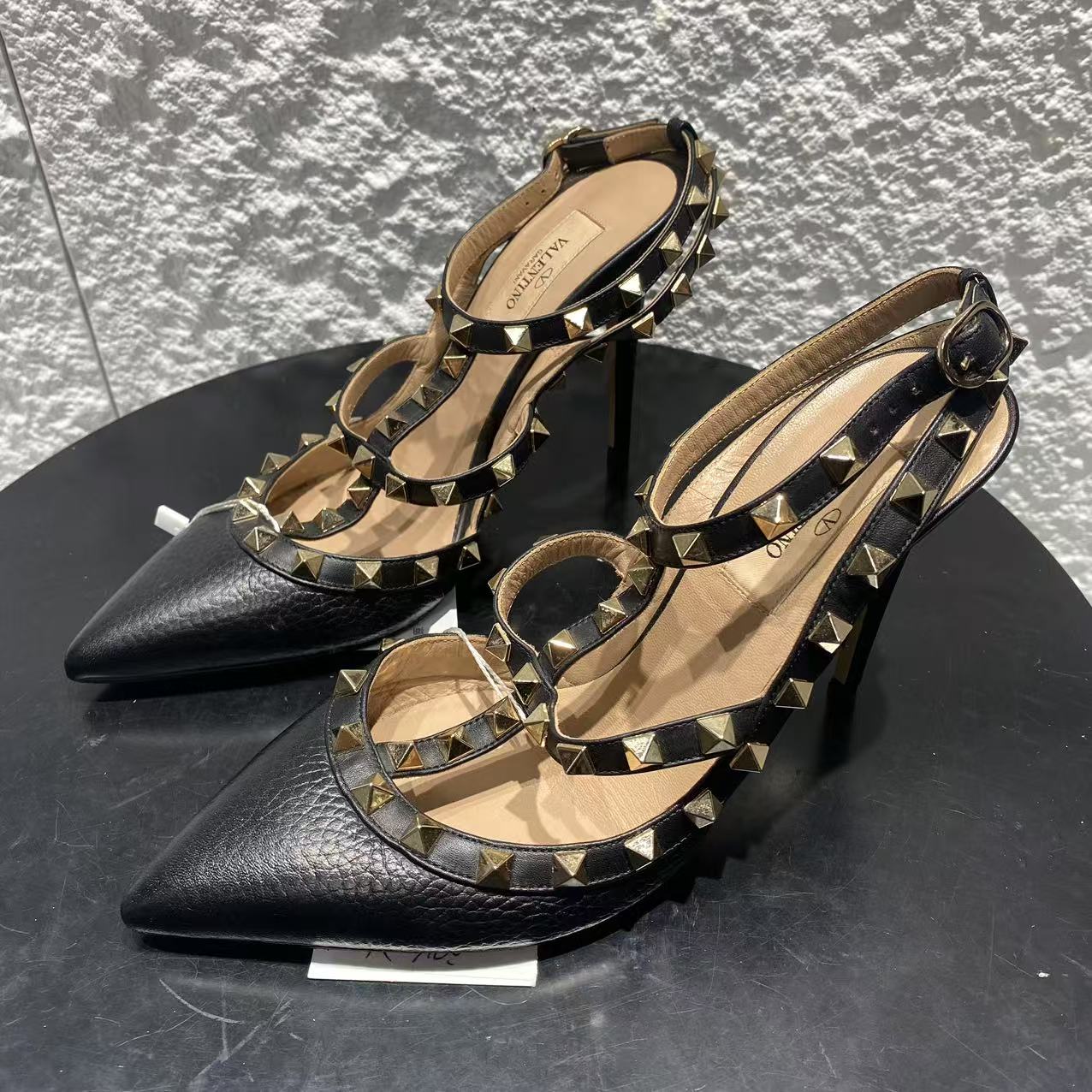 95新 Valentino/华伦天奴 37码/米亚/黑色铆钉二环高跟鞋 wsp247