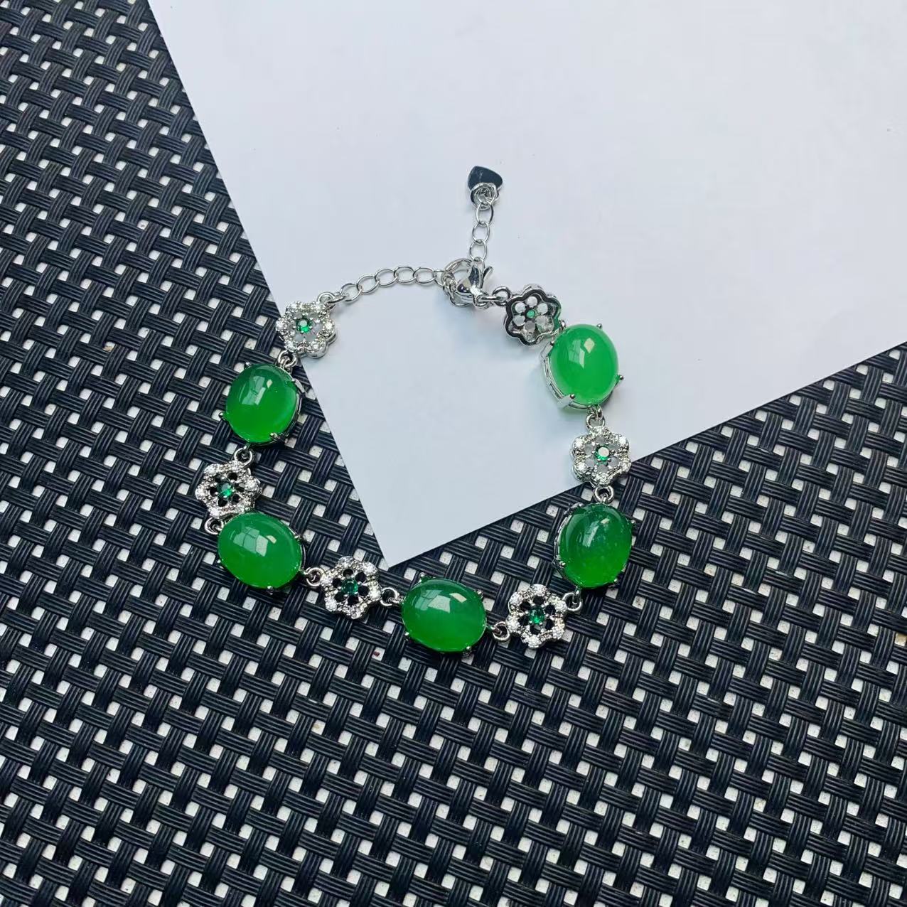 A990透绿色手链时尚