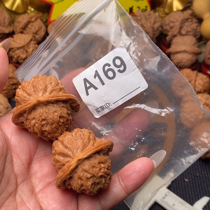 核桃把件血麒麟40尺169号