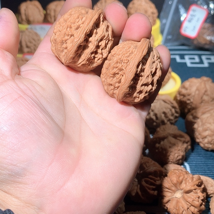 把件文玩核桃鸭蛋型虎头43