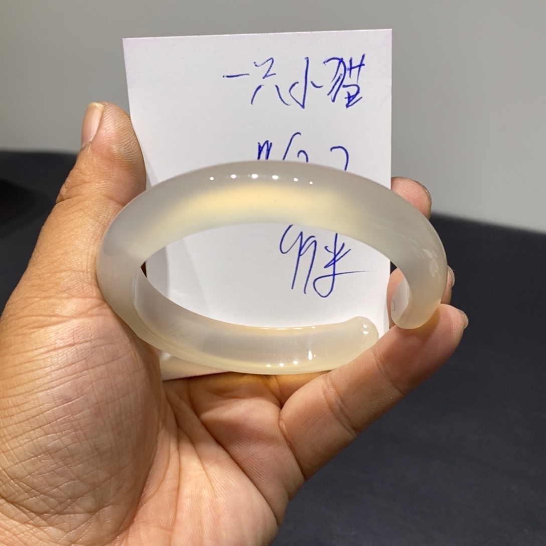 欺***？玛瑙/玉髓未镶嵌手镯