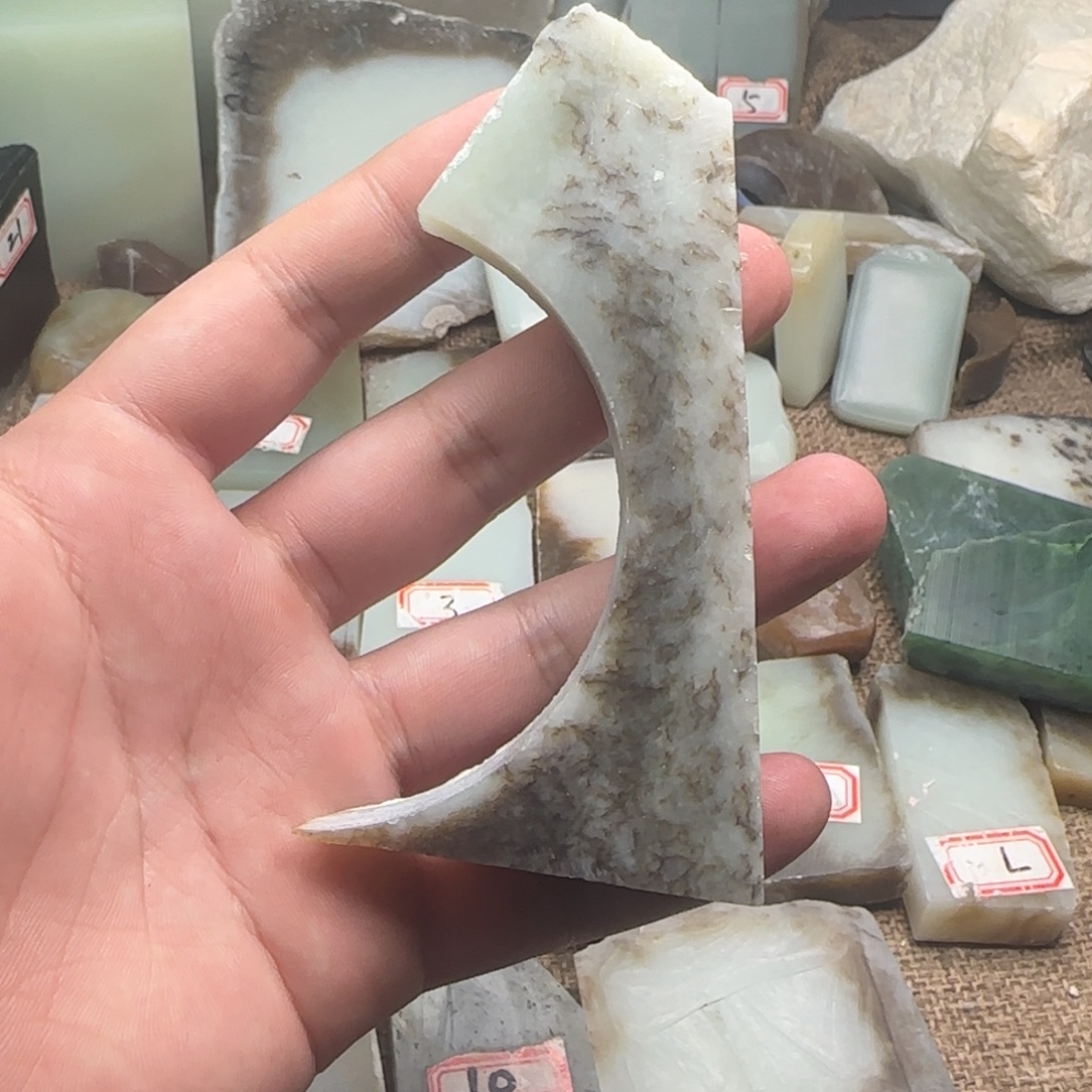 和田玉（糖玉）未镶嵌珠宝奇石