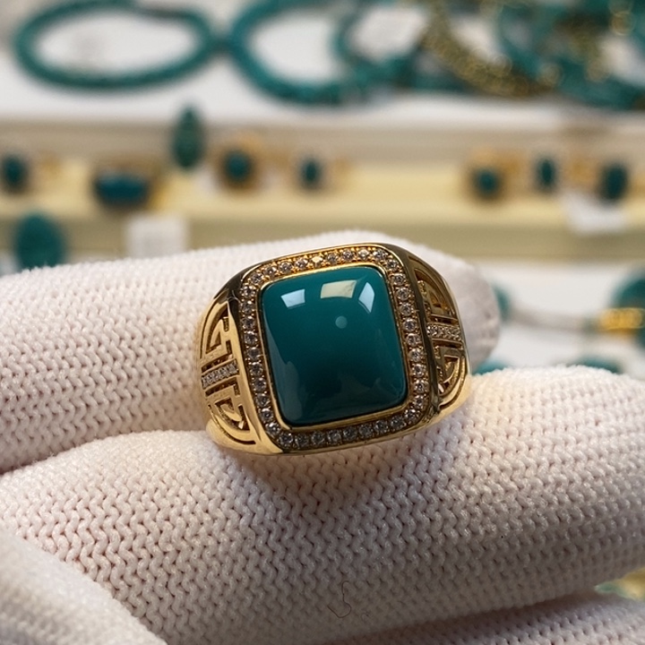 绿松石珠宝奇石18K金镶嵌AA202