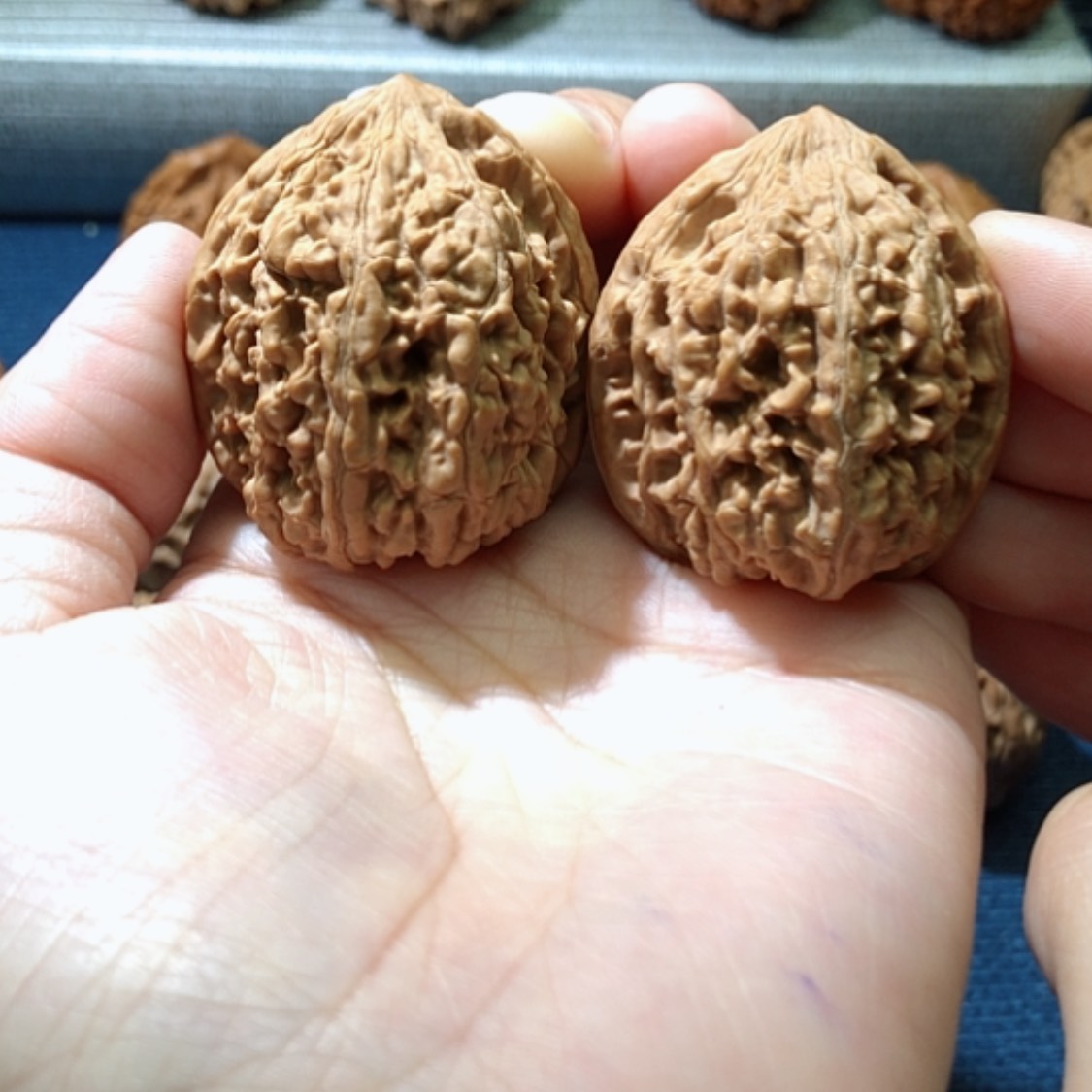 【闪购商品】把件文玩核桃漫*粗筋石头