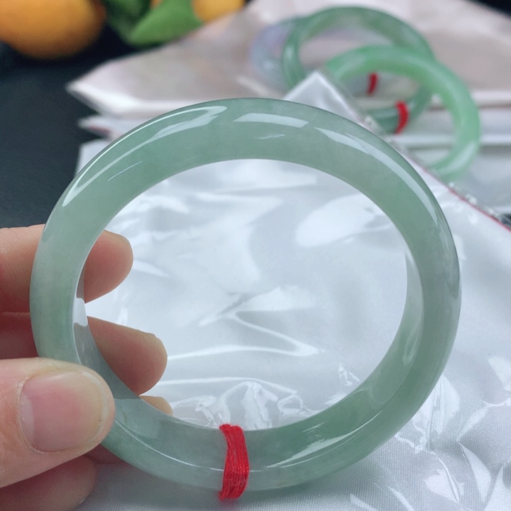 翡翠手镯未镶嵌57+晴底翡翠手镯