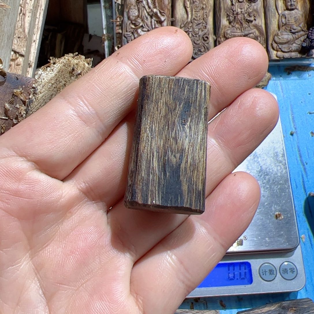 沉香吊坠白棋素牌4.8克