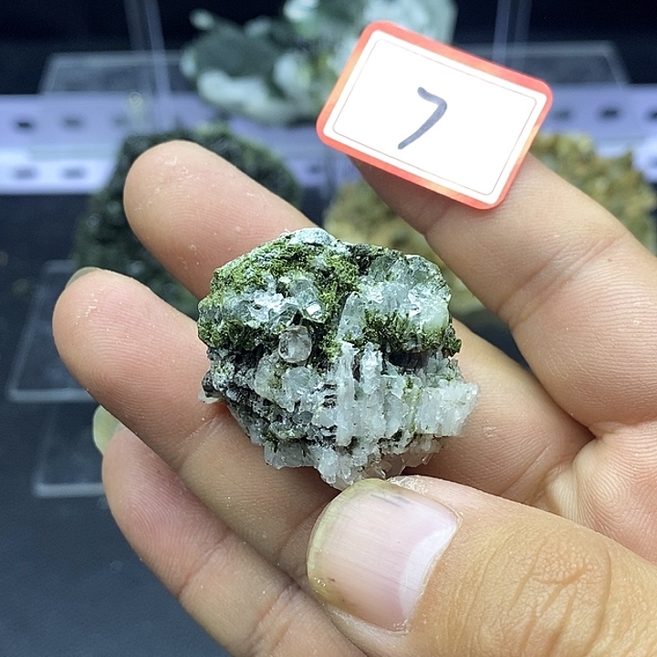 有机玻璃巴基斯坦绿莲水晶共生7