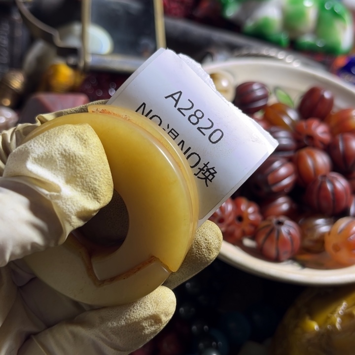 欭****琉璃手工艺品2820