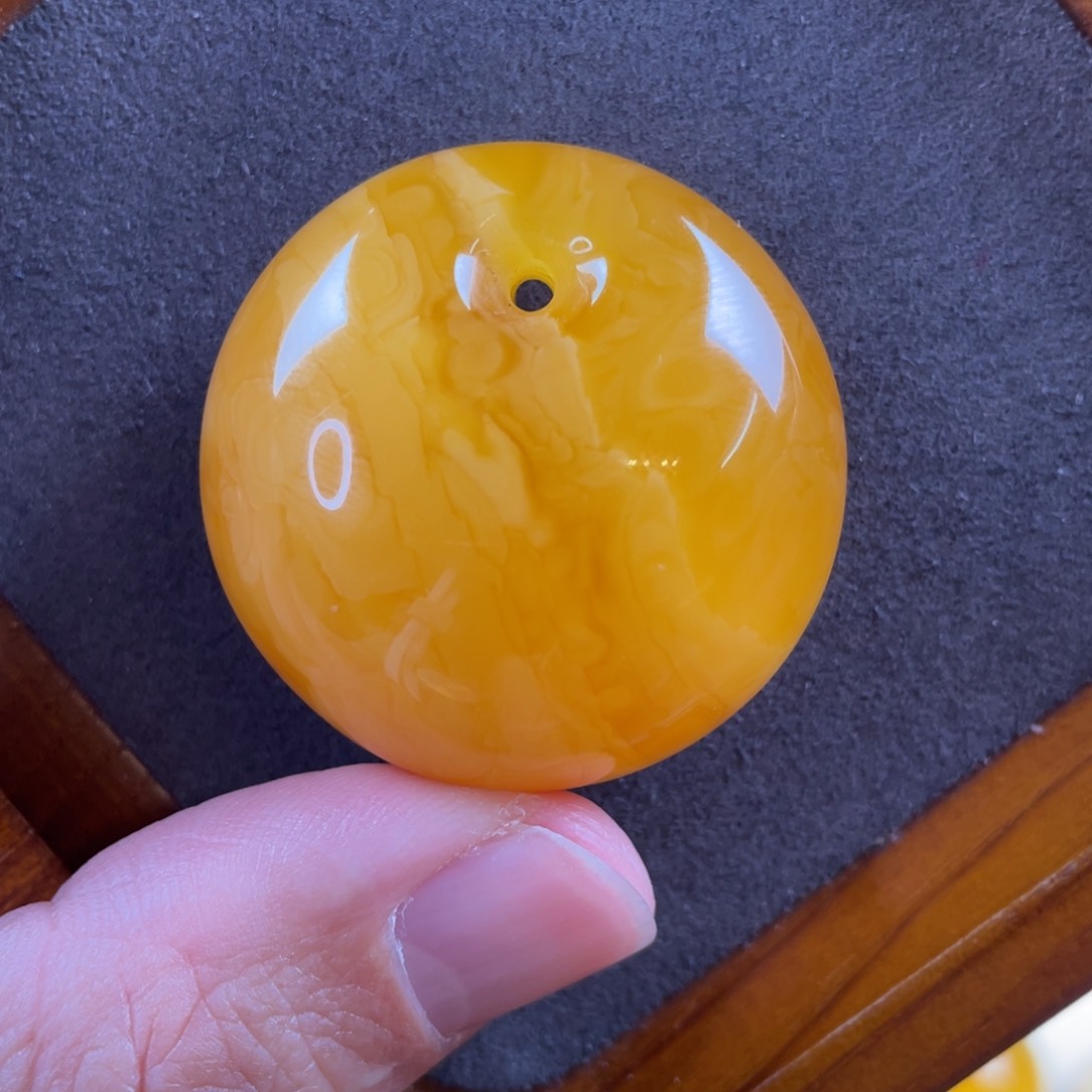 琥珀颈饰未镶嵌蜜蜡吊坠