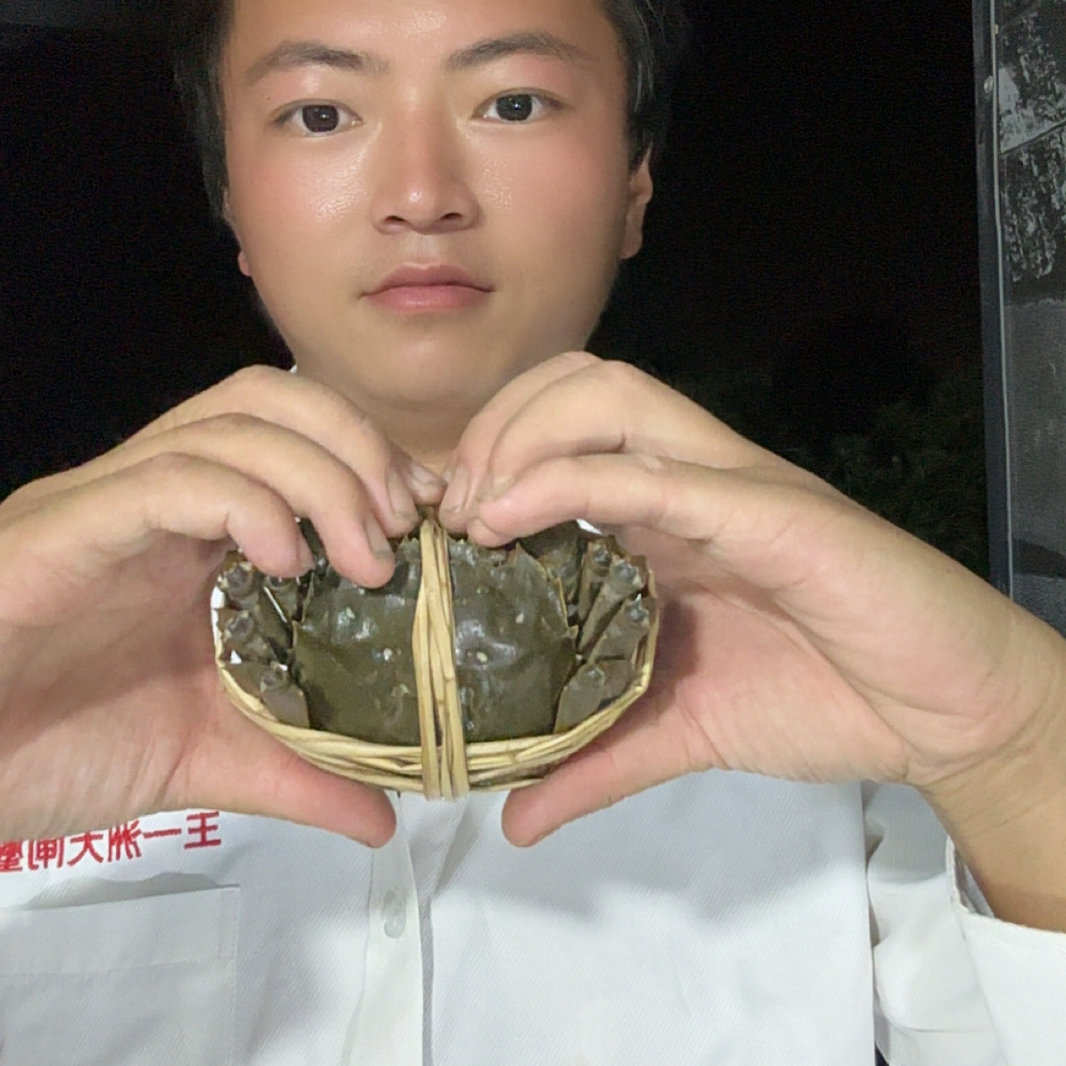 3两母蟹10只足斤超两