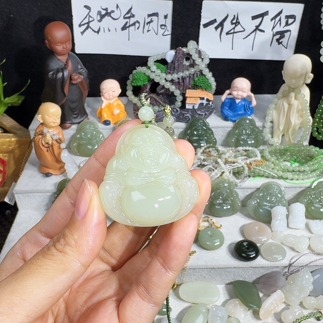 和田玉未镶嵌颈饰