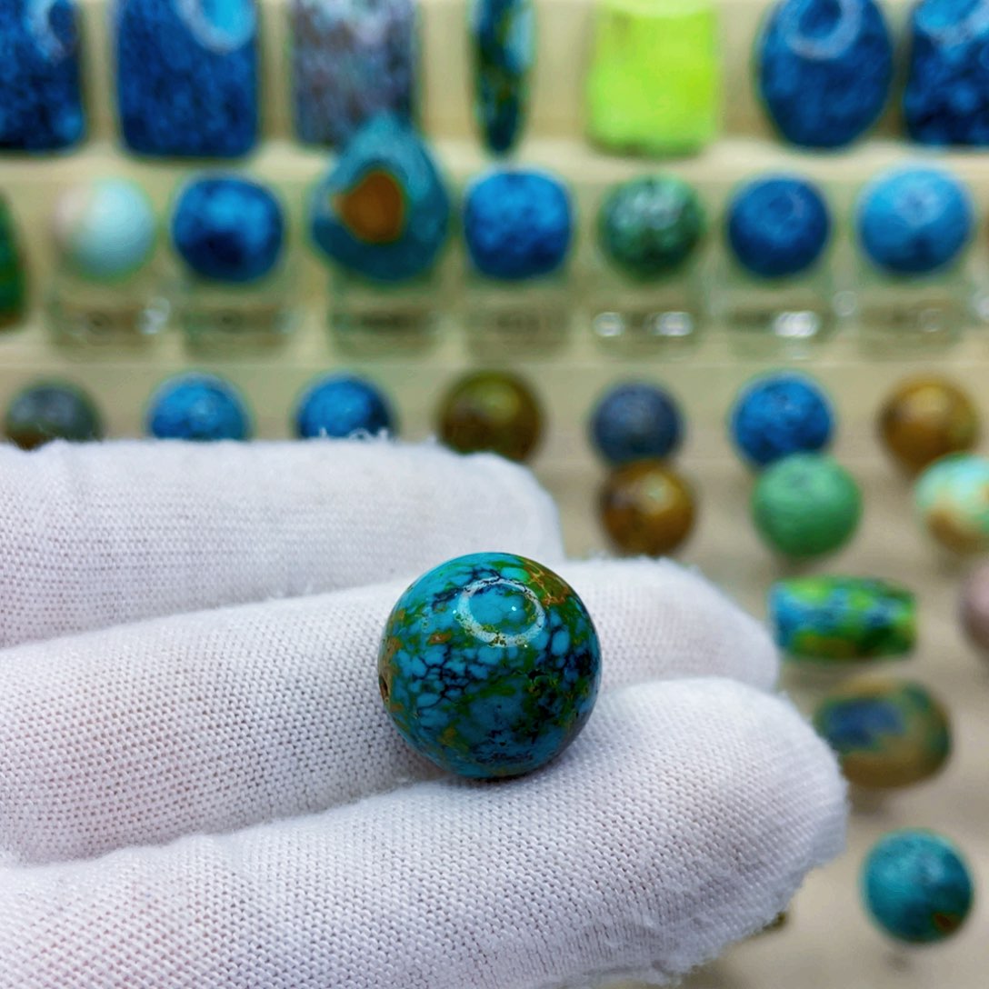 未镶嵌绿松石颈饰