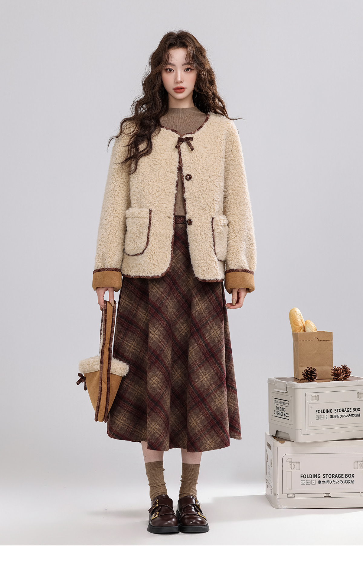 又巷【米绒蝶语】皮毛一体羊羔外套搭包女冬季新款宽松复古百搭套装