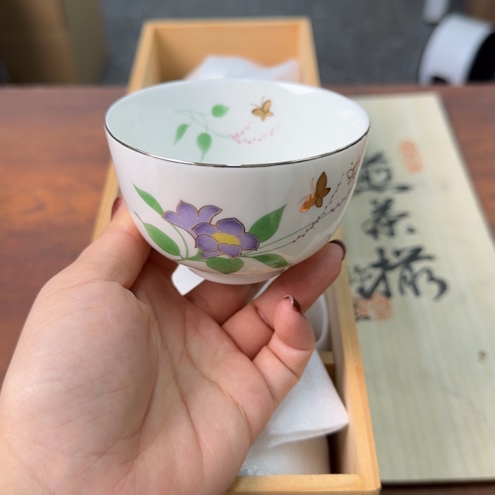 一个陶瓷物件哈哈哈哈