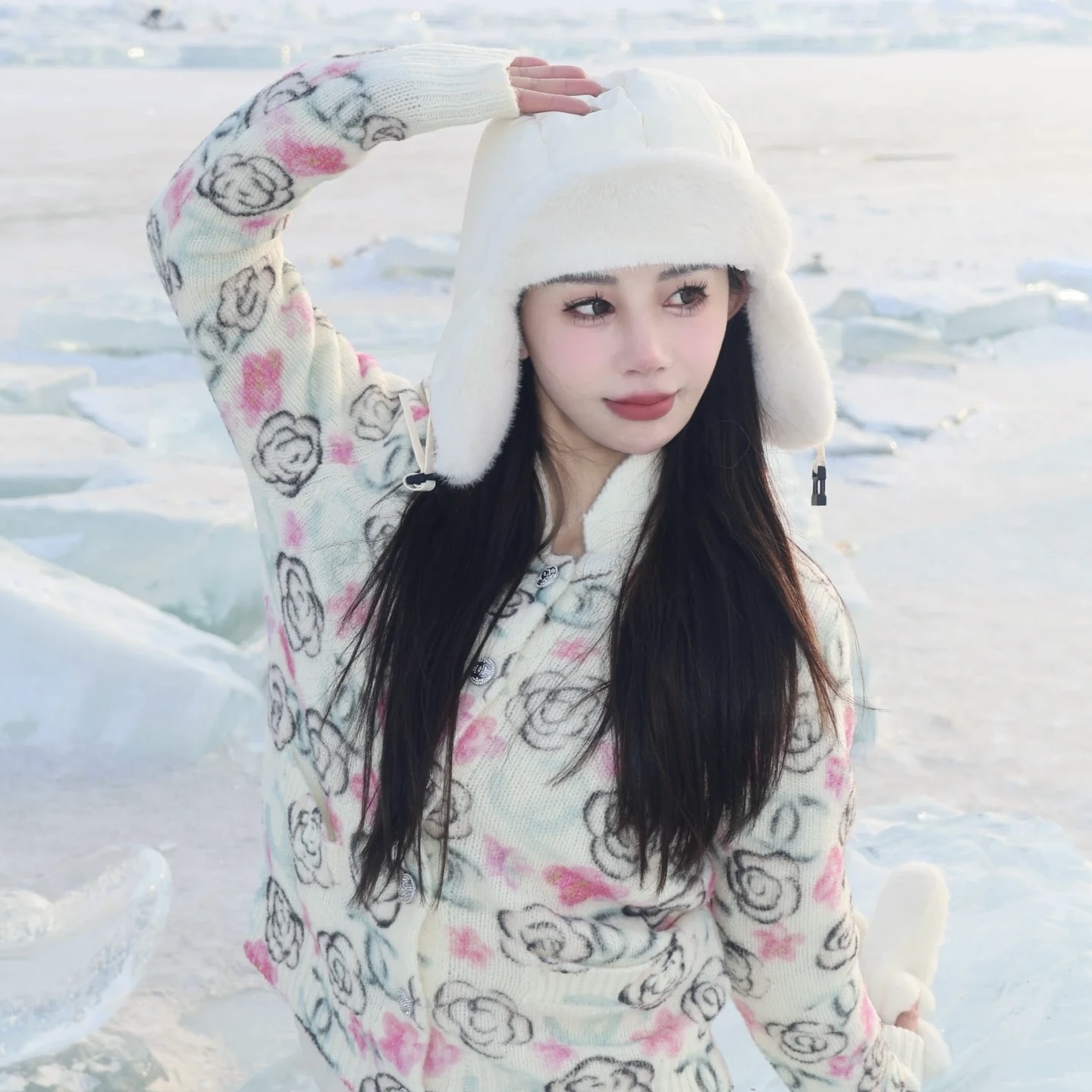 《猪猪出品》百搭高级开衫长袖翻领黑粉山茶花女装毛针织衫200