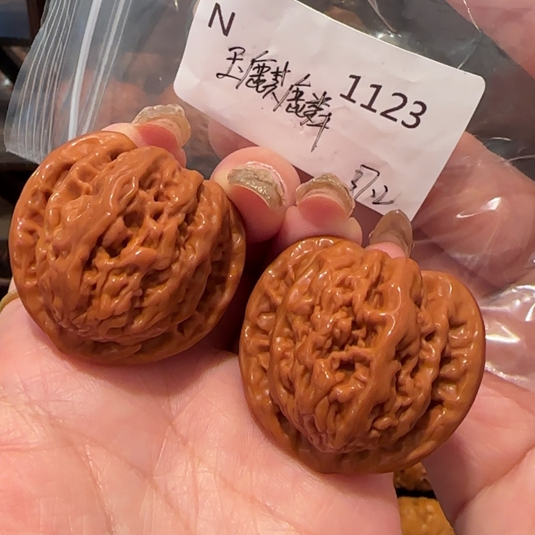 桃核吊坠阿*力玉麒麟37精品