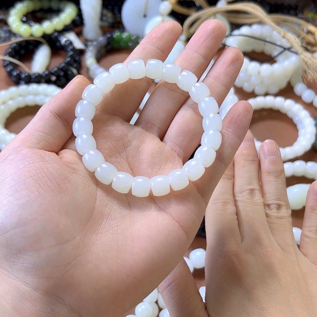 和田玉未镶嵌手串