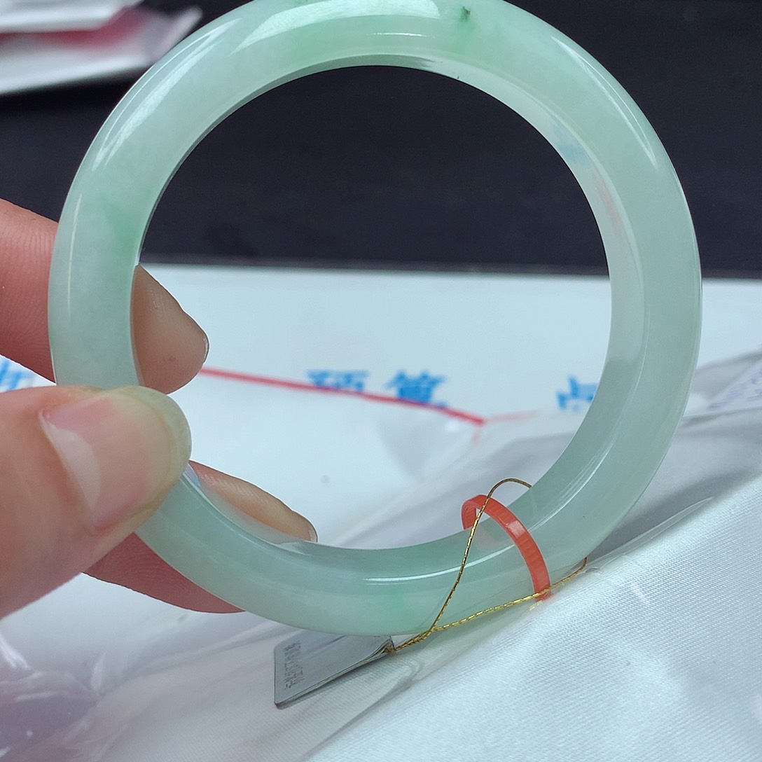 翡翠手镯未镶嵌55圈033