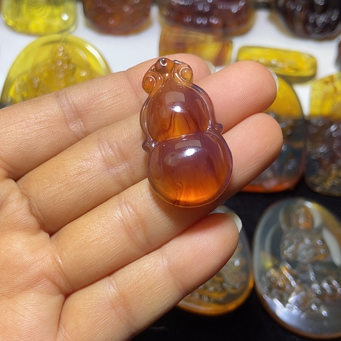 琥珀未镶嵌颈饰缅甸天然琥珀吊坠