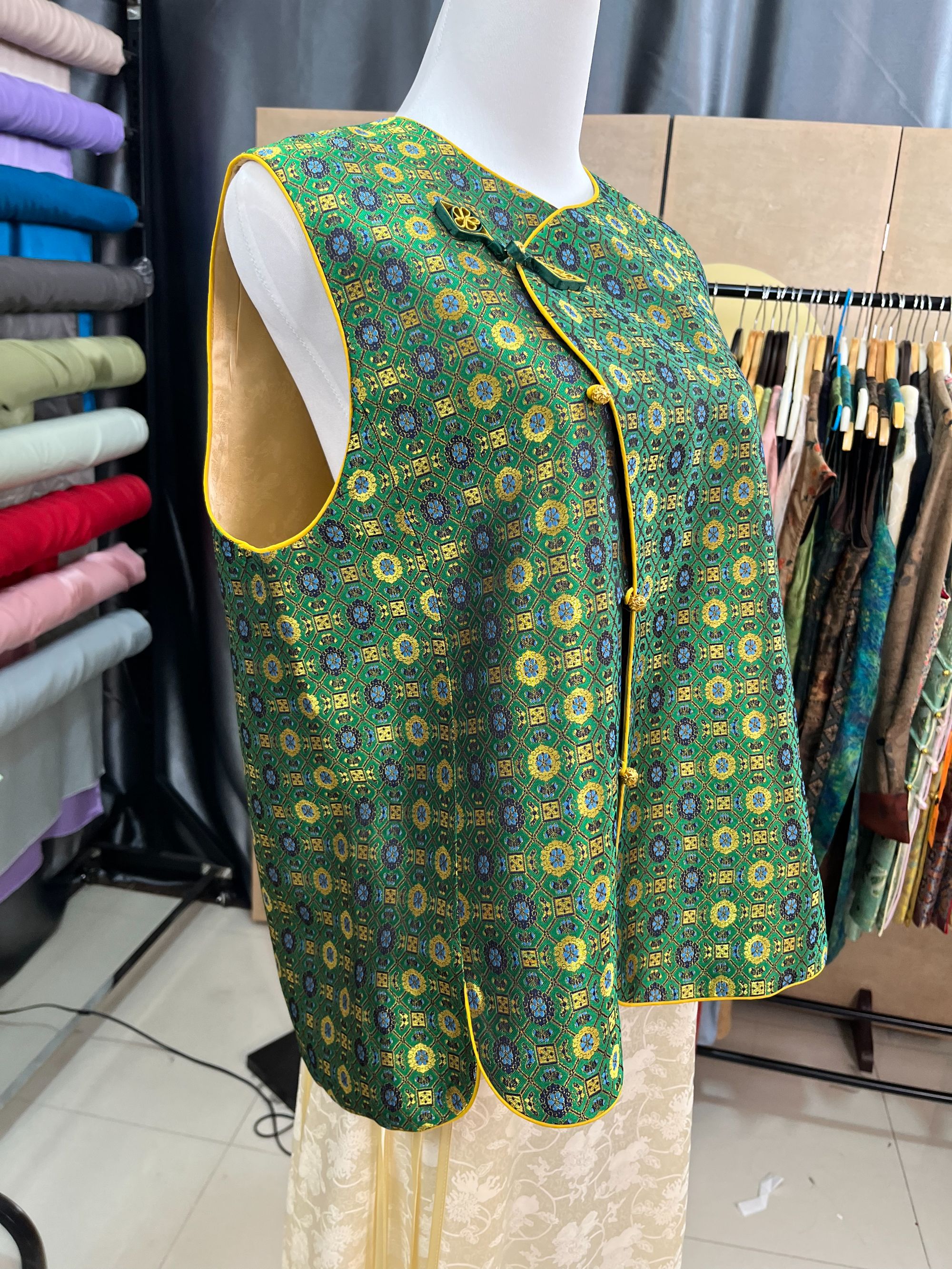 绿四达马甲.衣服专用链接