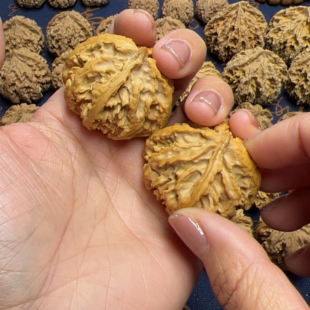 文玩核桃把件秦岭野生植物核桃