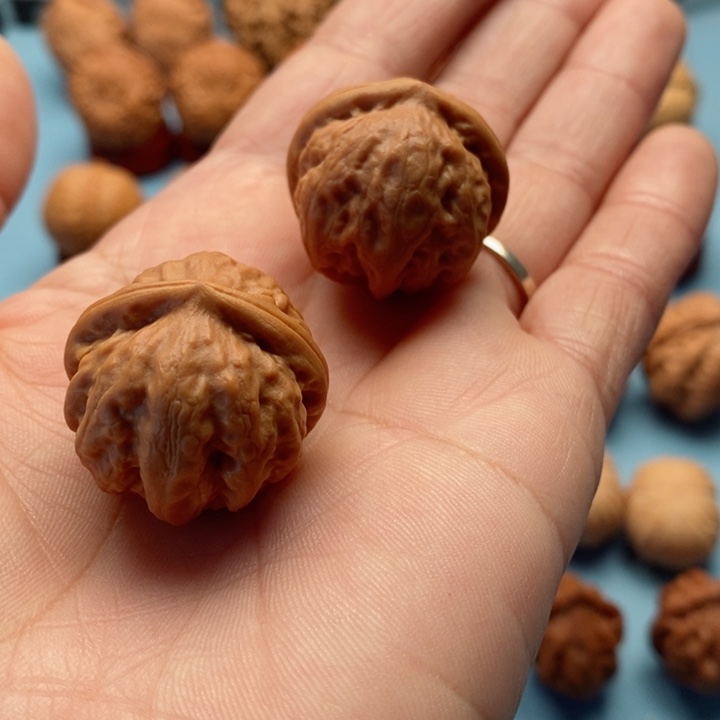 文玩核桃把件精品文玩手捻玉石方樽元