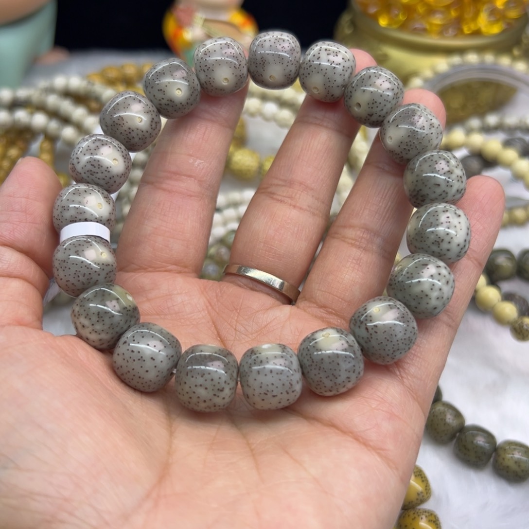 星月菩提吊坠?**妥13/12小细星