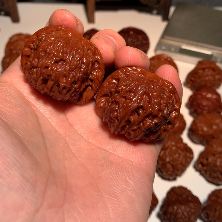 v***奇吊坠桃核血麒麟20WCH#00#