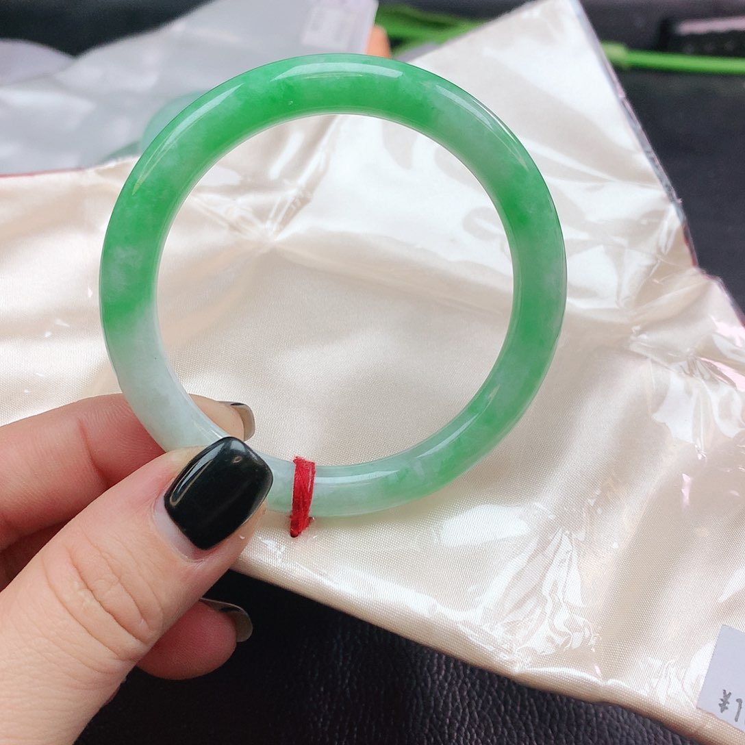 翡翠手镯（圆镯）未镶嵌882474