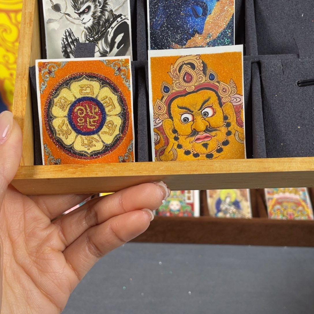 兰***溪吊坠四张卡心哦土鸡