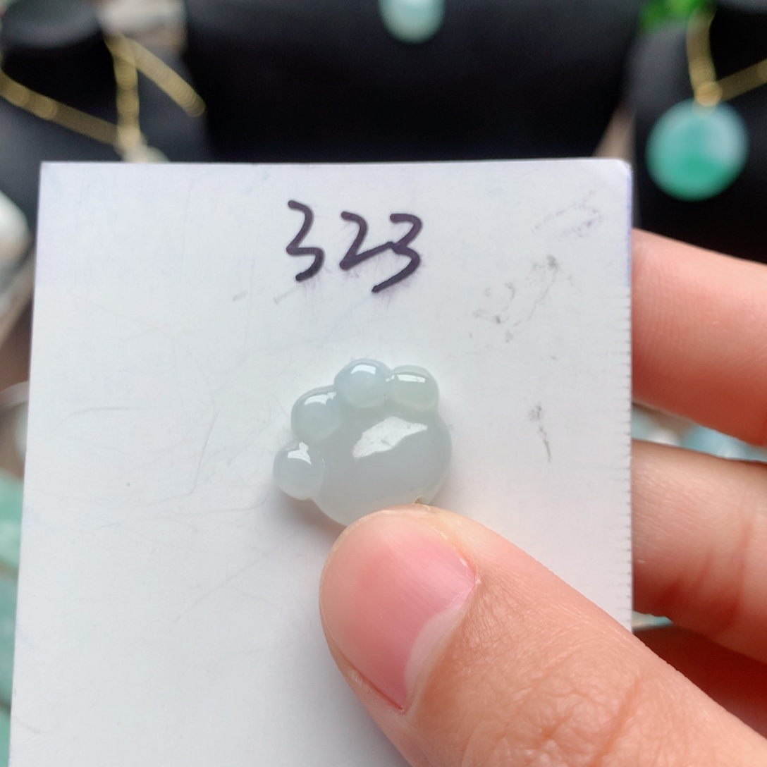 翡翠颈饰合金吊坠