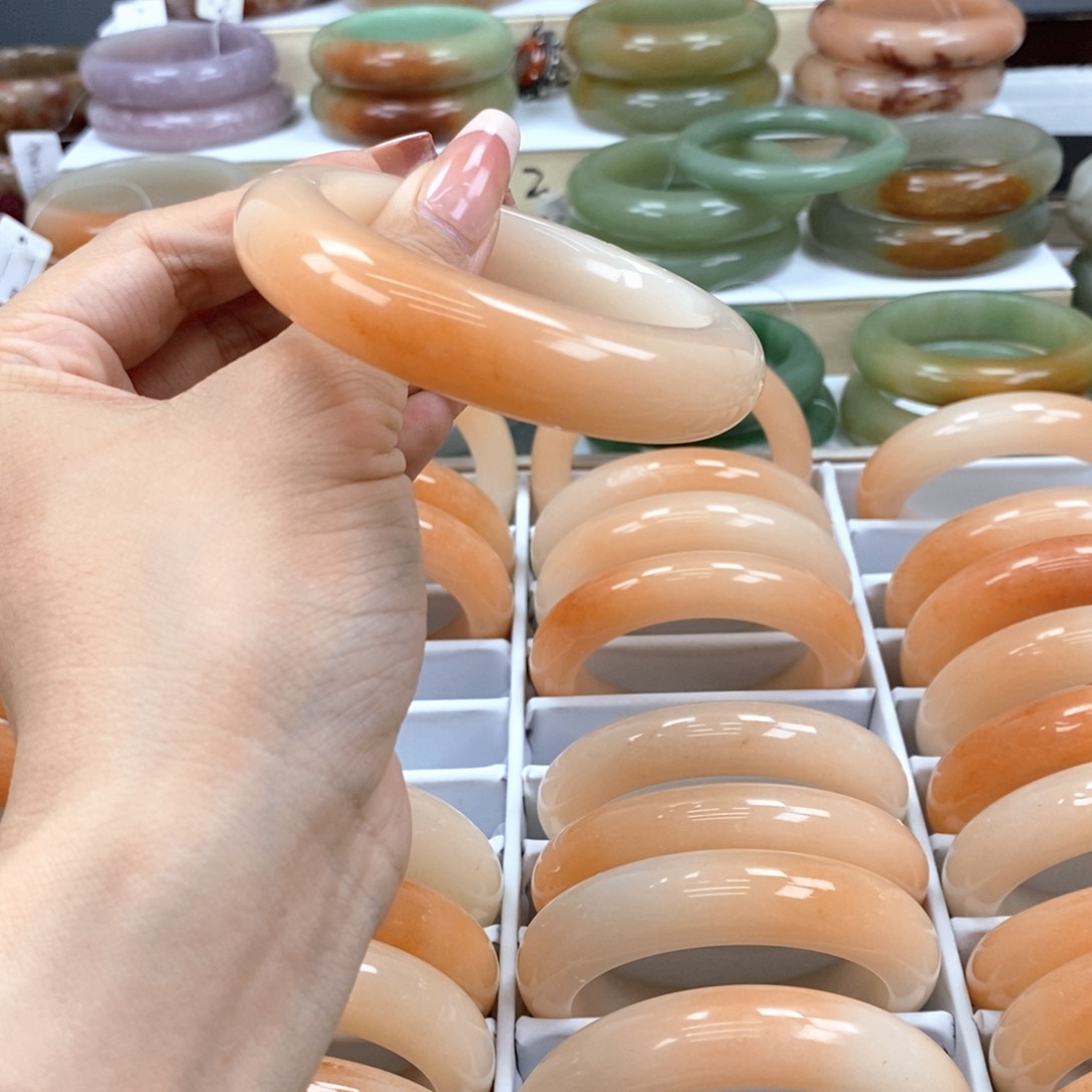 石英质玉手镯未镶嵌J****