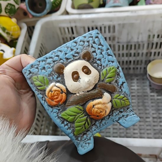 当场拍满15元发货不凑不发，花盆盆口不方不圆有针孔黑点是正常的，