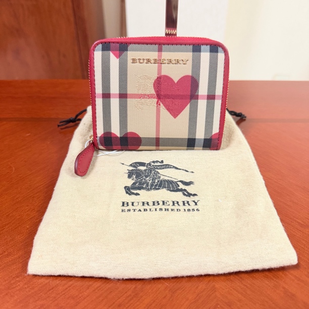 99新 BURBERRY/博柏利 情人节限定格纹卡包零钱包 鱼鱼 