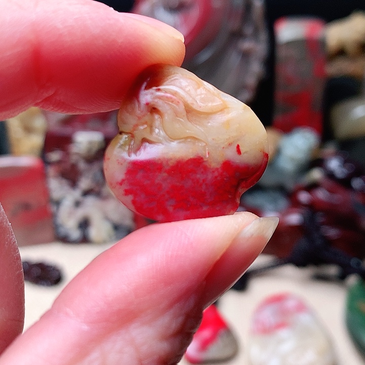 昌化鸡血石精品挂件