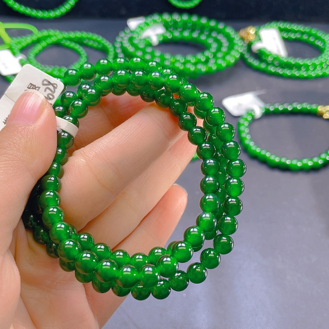 翡翠未镶嵌颈饰卡6