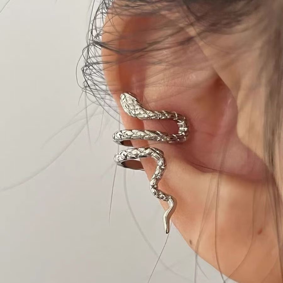 合金耳饰 欧美蛇形耳饰暗黑系酷帅立体弧形小蛇耳扣个性耳夹气质