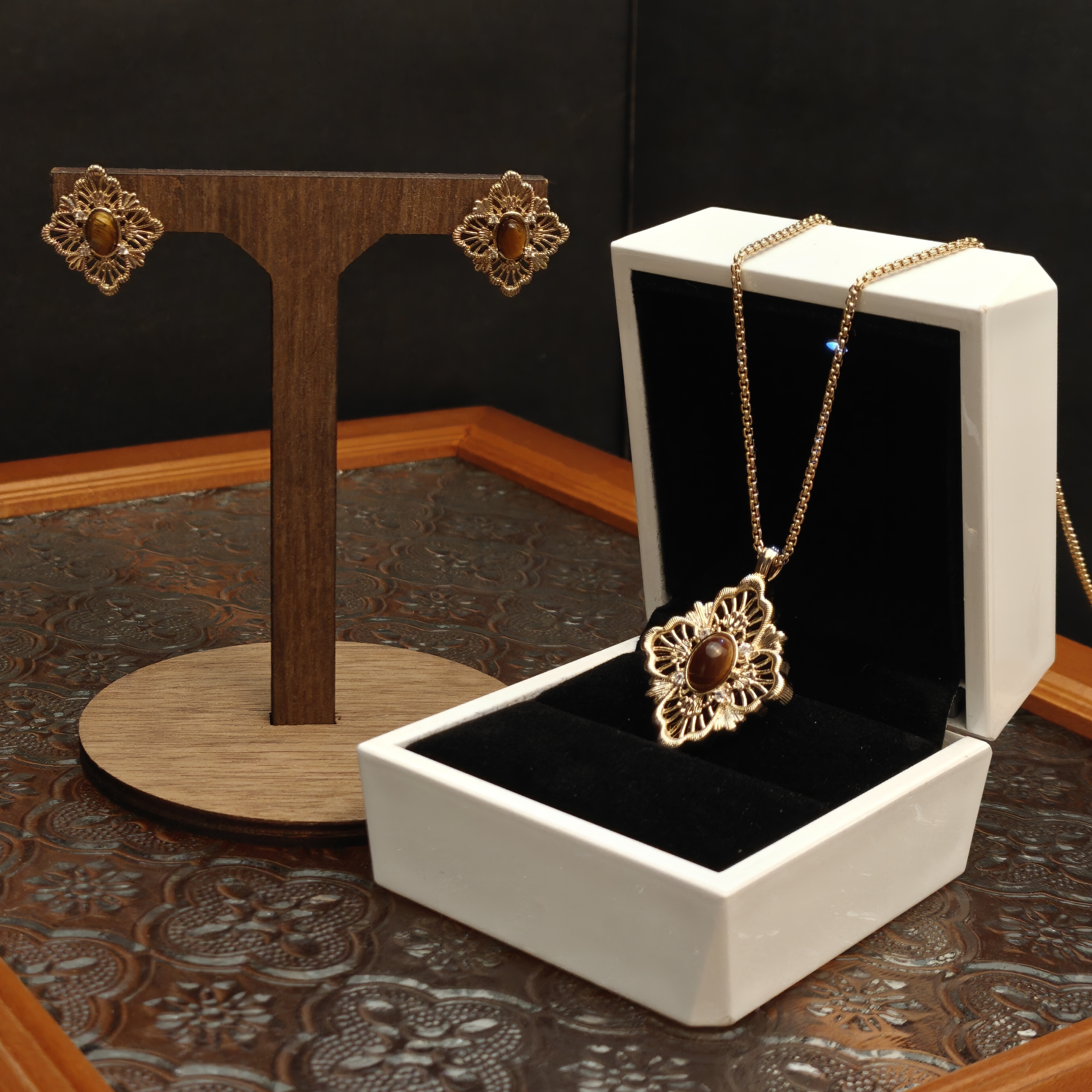 铜合金项链 方糖镂空项链女小众大气长款复古时尚毛衣链【Z4670】