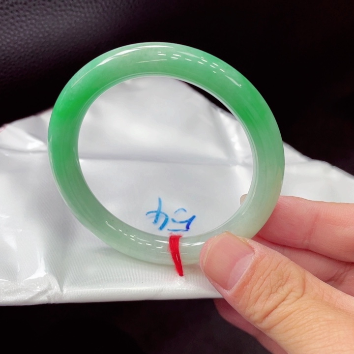 未镶嵌手镯翡翠翡翠