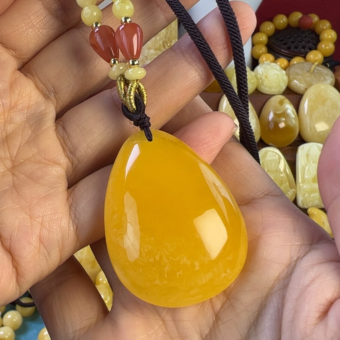 蜜蜡吊坠(赠链)未镶嵌